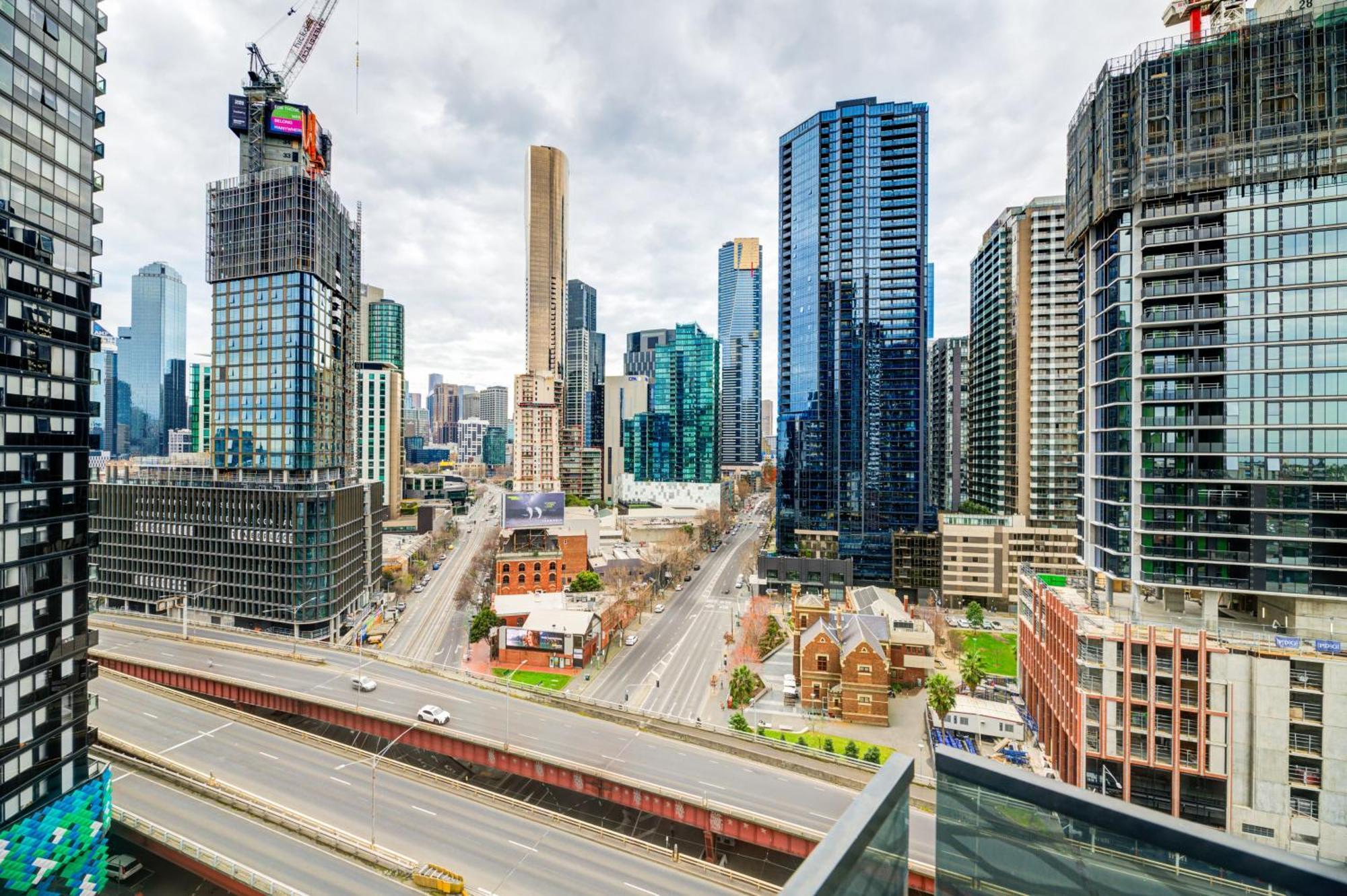 Mega Style Apartments Mainpoint Melbourne Room photo